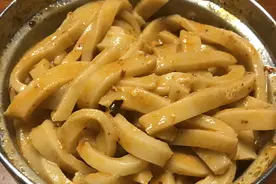 跟着奶爸学，自己做正宗兰州高担酿皮，滑嫩爽口，比肉都香