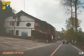 前方车辆正在左转、掉头的情况下，后方车辆禁止超车。视频封面