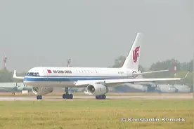 罕见 国航的俄制飞机图204起飞画面