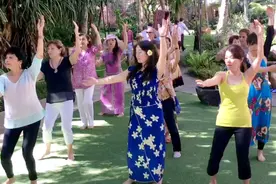 夏威夷和土著跳当地广场舞，很神奇，让我感受到了大爱精神ALOHA