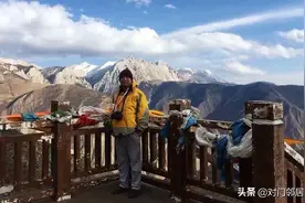 越野车的老司机自驾游西藏 带个十升氧气瓶 自助还能助人视频封面