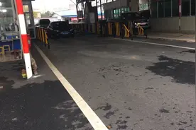 车子年检都需要带什么证件大家进来看看吧？视频封面