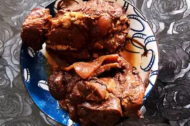 lina自制老北京酱牛肉，香浓入味，汤也不浪费还可以做牛肉面