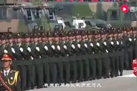 士兵倒在了阅兵式上