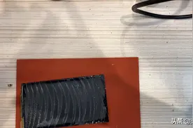 手机屏幕上的原厂胶这样清除既快速又环保视频封面