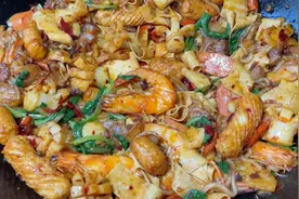 厨师长教你麻辣香锅的家常做法，步骤详细，香辣解馋下酒又下饭