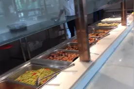 小伙来到高速山东济宁服务区，35元的自助餐太丰盛，真是好客山东视频封面