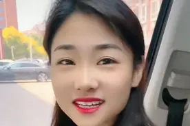 爱樱花搞笑原创，黑妹儿相亲砍价，最后又把她妈搬出来了太狠了。视频封面