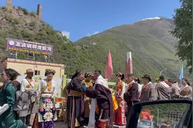 金川-马尔康 走最凶山路 看最美嘉绒 遇最飒藏族婚礼.视频封面