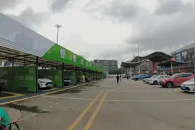 深圳有很多个自助洗车网点了，大家可以去就近的网点体验一下视频封面