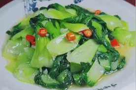 炒青菜，不要焯水和直接炒，总厨教你一招，青菜翠绿也不出水视频封面