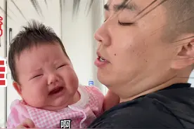 奶爸哄娃日常 对话73天宝宝 她好像都能听的懂 妈妈直呼真有意思视频封面