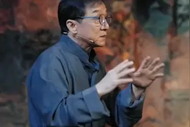 无限超越班，成龙现场教年轻演员如何训练自己，不愧是国际巨星