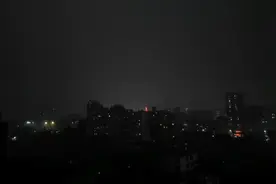 外面啥情况啊？七夕还有两天才到，炸一小时了，不会发生啥事了吧视频封面