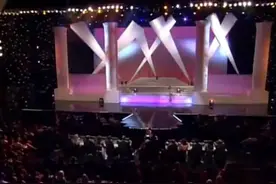 2006年环球小姐比基尼秀视频封面