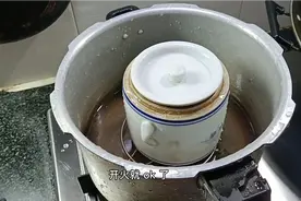 《苹果瘦肉炖盅》