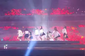 怀旧经典2019年火箭少女101激情演唱会，劲歌热舞视听尊享。视频封面