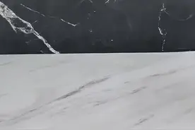 纸牌悬水杯图片