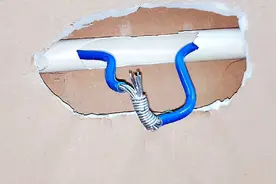 电工报价300块上门维修，电缆断了本以为很难接，没想到这么简单