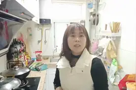 如果阳了发烧吃药不出汗，喝葱白生姜红糖水，发汗效果超好