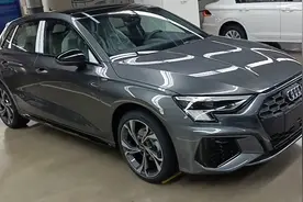 22款奥迪A3天云灰时尚运动，快看这台车都选装了啥配置，香不香?