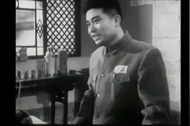 电影《南征北战》中  由优秀电影演员陈戈扮演的师长令人过目不忘