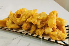 纯肥肉最过瘾的吃法，裹上淀粉简单一做，出锅香酥脆，好吃到爆