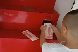 孩子对什么都感兴趣，学会自己操作缴电费，学习能力超强！点赞！