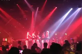 走进深圳龙华酒吧《魅力四射》，感受年轻人放纵自我激情无限！