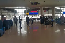 大连火车站候车厅视频封面