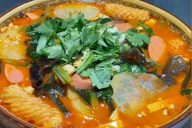 厨师长教你麻辣烫的家常做法，步骤详细，爽口开胃下酒又下饭视频封面