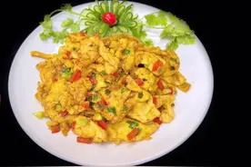 东北酱炒鸡蛋真是太香太下饭了，老厨分享小妙招鸡蛋鲜嫩不腥不柴