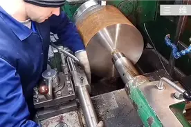 车工加工12槽皮带轮，一次性加工完成，没有5年经验很难做出来