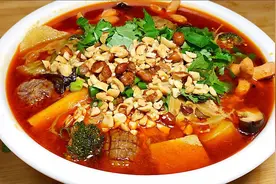 麻辣烫怎么做才好吃，原来在家做这么简单，3分钟就能学会视频封面