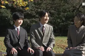 当今天皇亲弟弟，秋篠宮一家五口儿，一个儿子，两个女儿