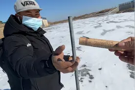 二踢脚塞进钢管里看看会崩多远，这简直无敌了！视频封面