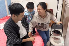 媳妇怀孕9个月，半夜总是打喷嚏漏尿，小伙灵机一动想了个好办法视频封面