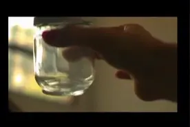 猎奇短片【杀虫少女】少女拔掉了一只蝴蝶的翅膀，最后惨遭杀害