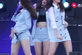 韩国火爆女团MOMOLAND，里面就小黄毛JOOE条件最好