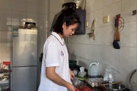 下班回去给好朋友做饭的感觉太棒了，珍惜现在的自由自在的生活吧