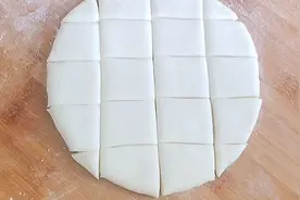 自己在家做宽面，劲道爽滑，上桌后孩子胃口大开，方法特别简单