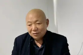 萌萌和张龙终于要领结婚证了，萌萌爸不要彩礼，只要两人幸福视频封面