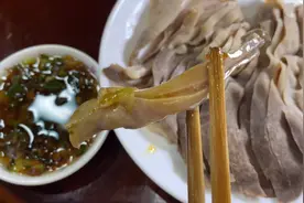 潮汕白灼猪肚，为什么酥脆爽口无腥味，原来冲洗和做法有诀窍