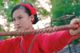 再造之恩：女英雄大显马鞭功夫，专打土匪，精彩了视频封面