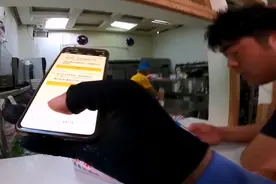 外卖小哥：早上就8点以前单价高点。小鹏：是啊，8点以后就不行了