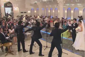 家里40岁的光棍哥哥终于结婚，三个弟弟婚礼上热舞祝福，嗨爆全场