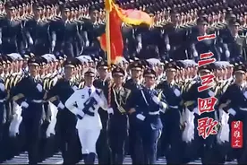 阎维文军旅红歌《一二三四歌》，歌声激情澎湃，尽显军人气质！