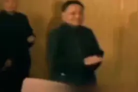 1978年12月18日中国共产党第十一届三中全会召开