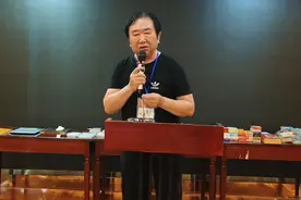 牛双跃在首届中国（洪湖）跨界集藏文化博览会上谈跨界集藏视频封面