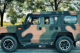 军车北汽勇士民用版出售，武装到牙齿的纯硬派越野车，太划算了视频封面